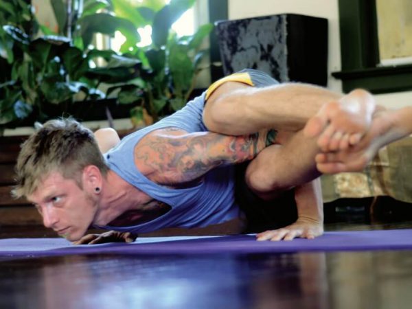 Yoga para iniciantes de graça no YouTube